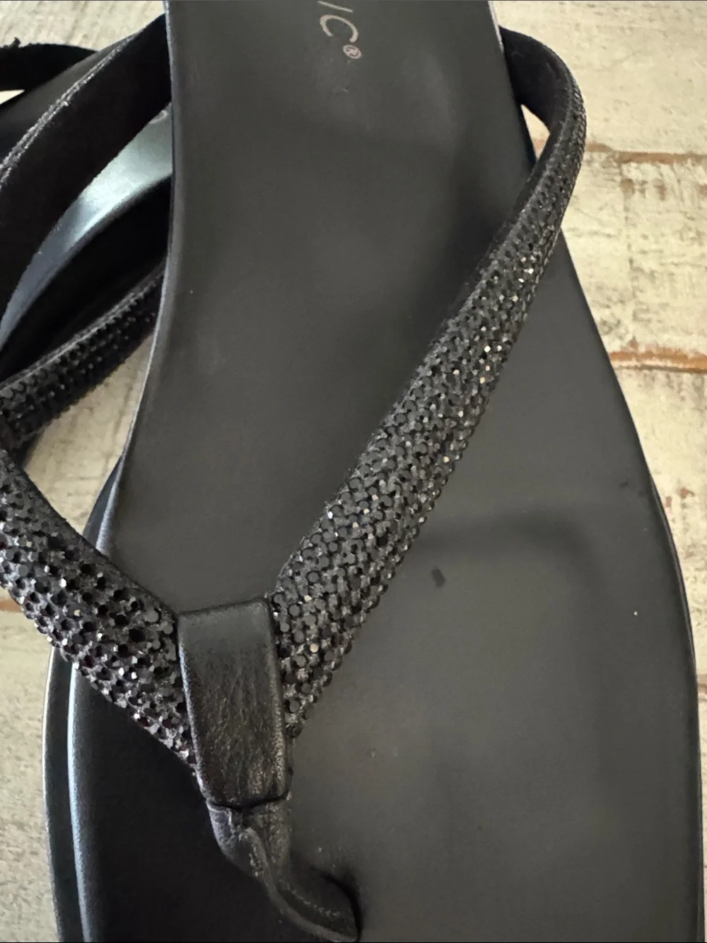 Vionic sleek black